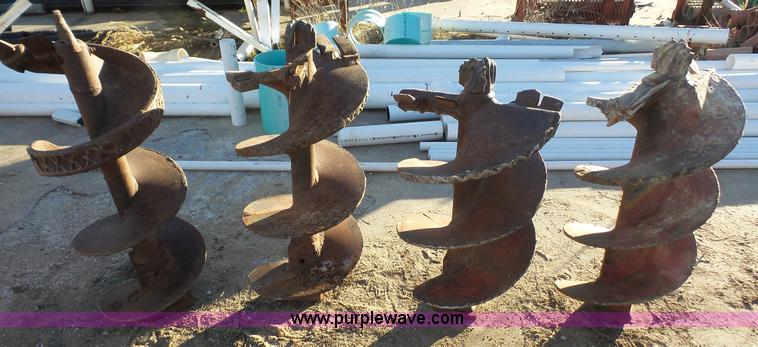 image for item J4745 1972 Chevrolet C50 hydra digger truck