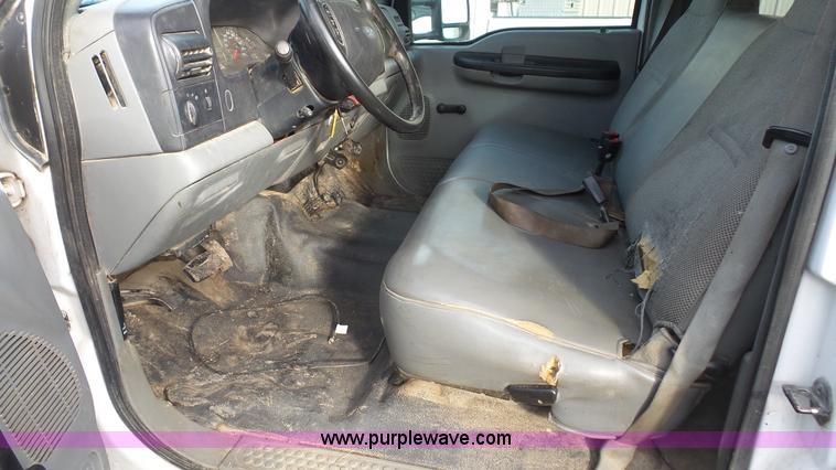 image for item J4750 2005 Ford F350 XL Super Duty Crew Cab utility truck