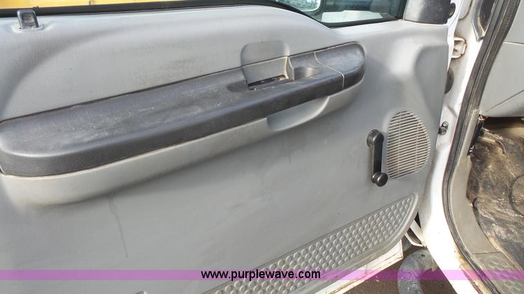 image for item J4750 2005 Ford F350 XL Super Duty Crew Cab utility truck