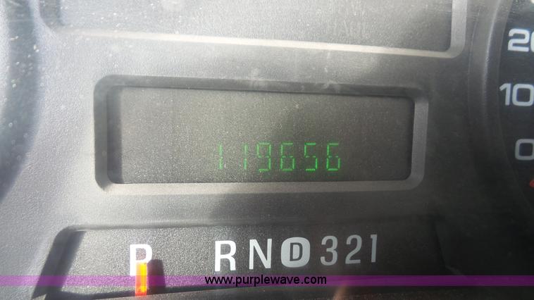 image for item J4750 2005 Ford F350 XL Super Duty Crew Cab utility truck