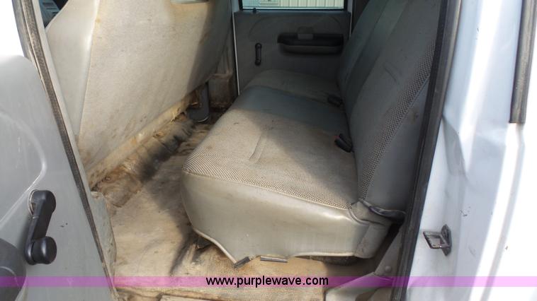 image for item J4750 2005 Ford F350 XL Super Duty Crew Cab utility truck