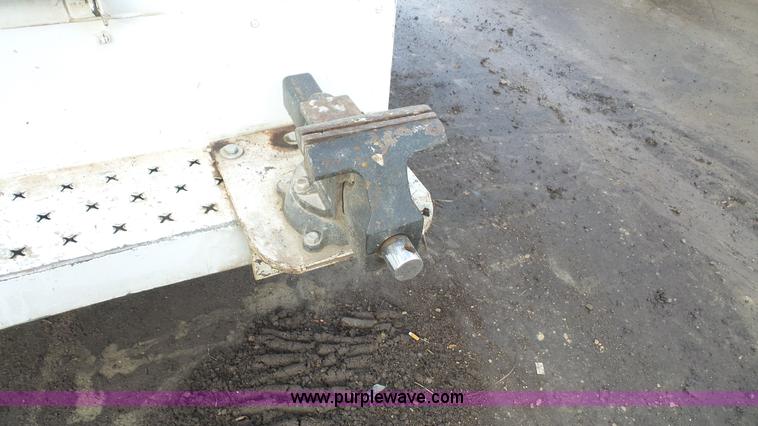 image for item J4750 2005 Ford F350 XL Super Duty Crew Cab utility truck