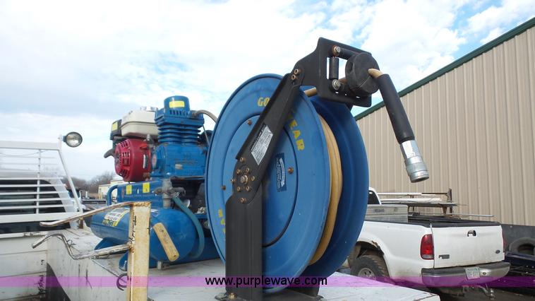 image for item J4750 2005 Ford F350 XL Super Duty Crew Cab utility truck