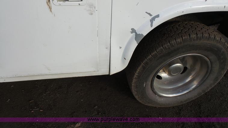 image for item J4750 2005 Ford F350 XL Super Duty Crew Cab utility truck