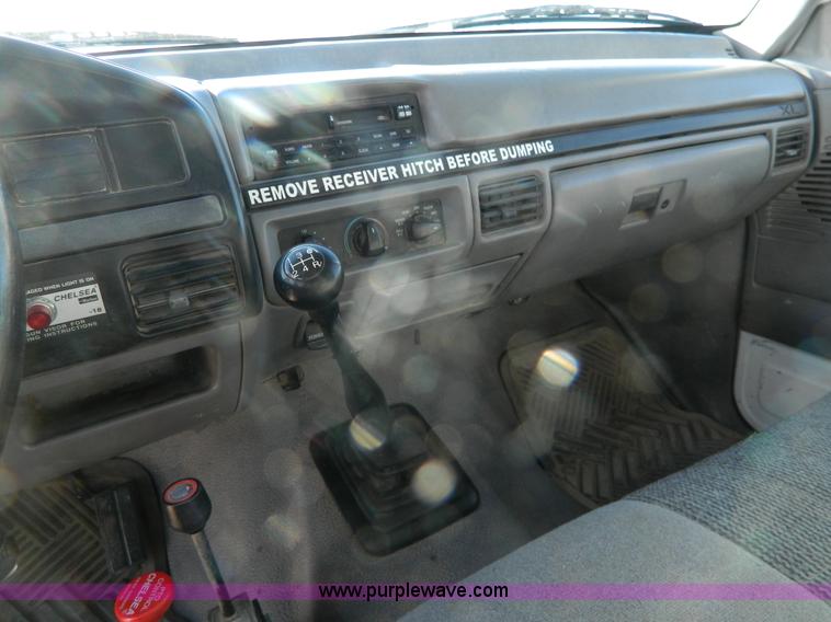 image for item J5151 1994 Ford F450 Super Duty flatbed dump truck