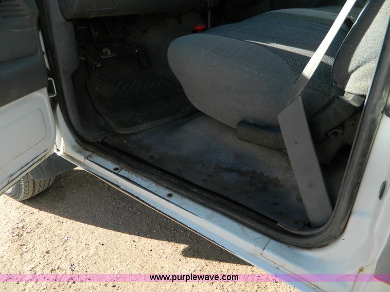 image for item J5151 1994 Ford F450 Super Duty flatbed dump truck