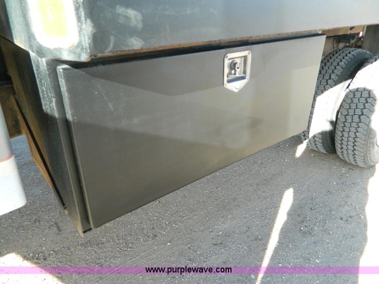 image for item J5151 1994 Ford F450 Super Duty flatbed dump truck