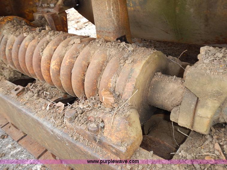 image for item J6318 1965 Caterpillar 955H track loader