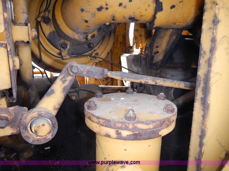 image for item J6318 1965 Caterpillar 955H track loader