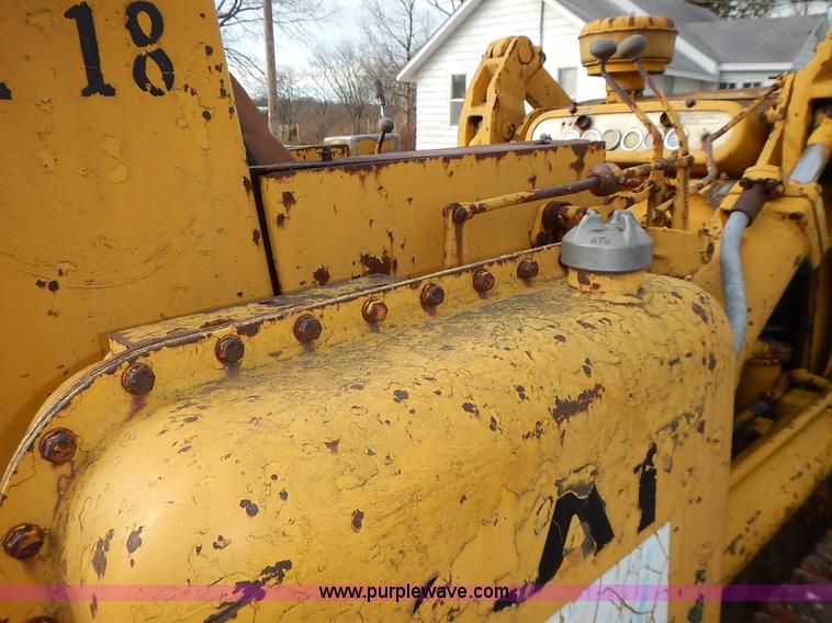 image for item J6318 1965 Caterpillar 955H track loader
