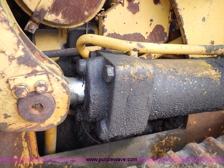 image for item J6318 1965 Caterpillar 955H track loader