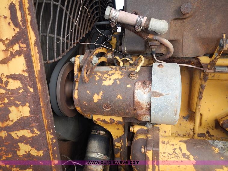 image for item J6318 1965 Caterpillar 955H track loader