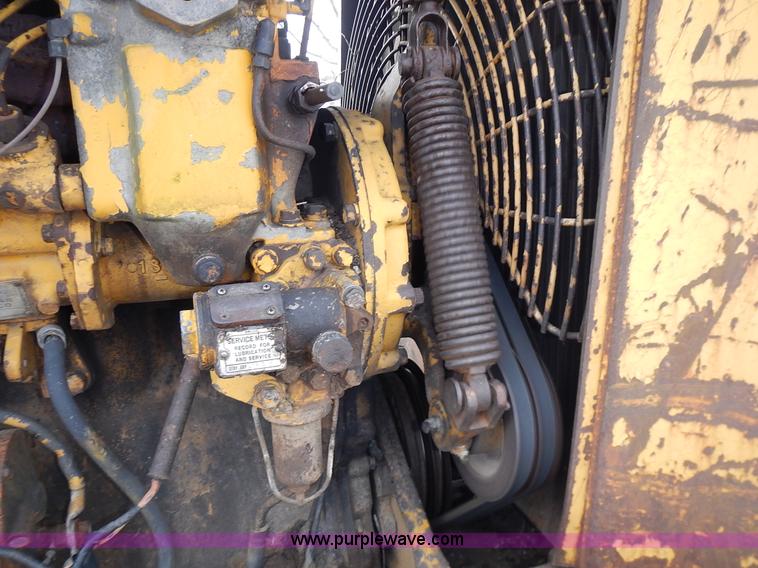 image for item J6318 1965 Caterpillar 955H track loader