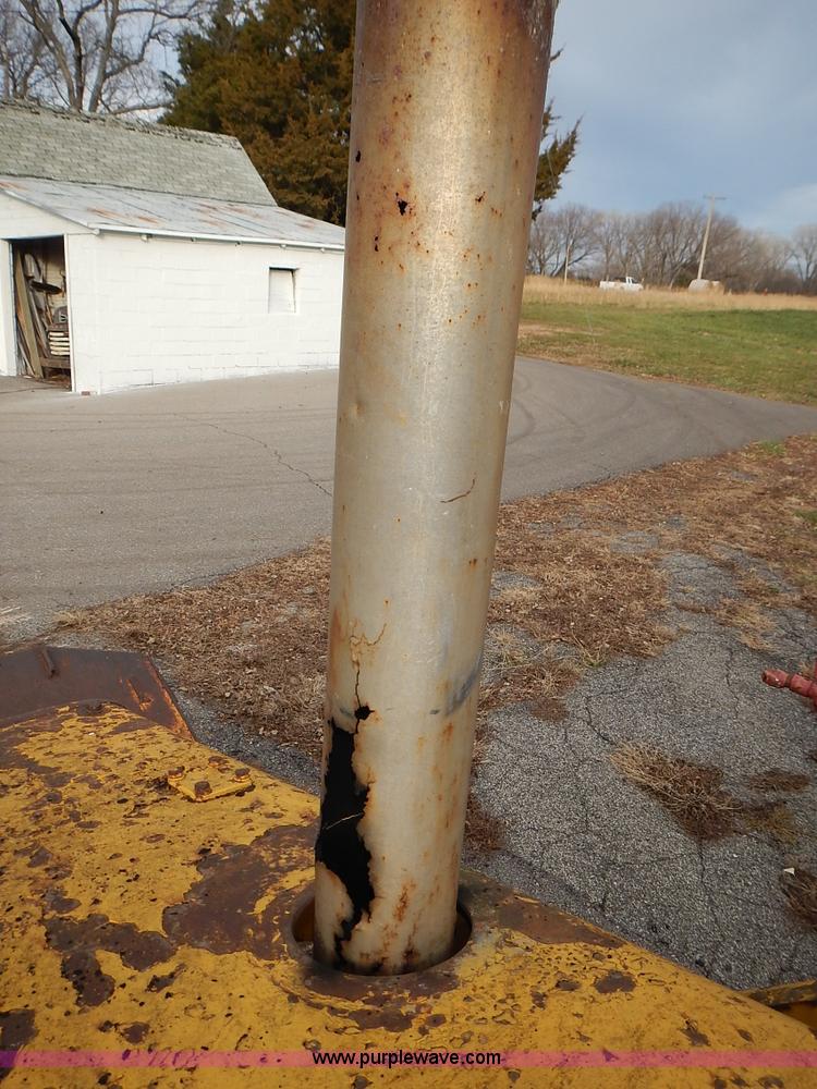 image for item J6318 1965 Caterpillar 955H track loader