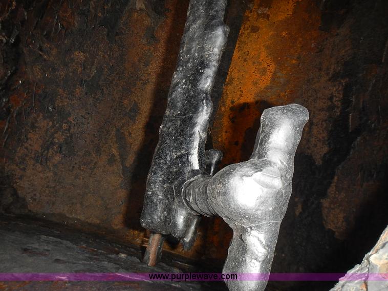 image for item J6319 Seal coating tank