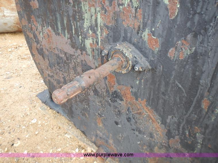 image for item J6319 Seal coating tank