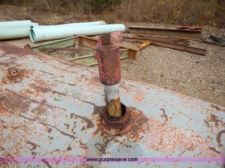 image for item J6320 (2) fuel tanks