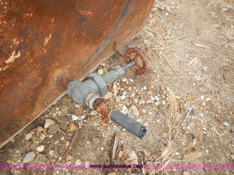 image for item J6320 (2) fuel tanks