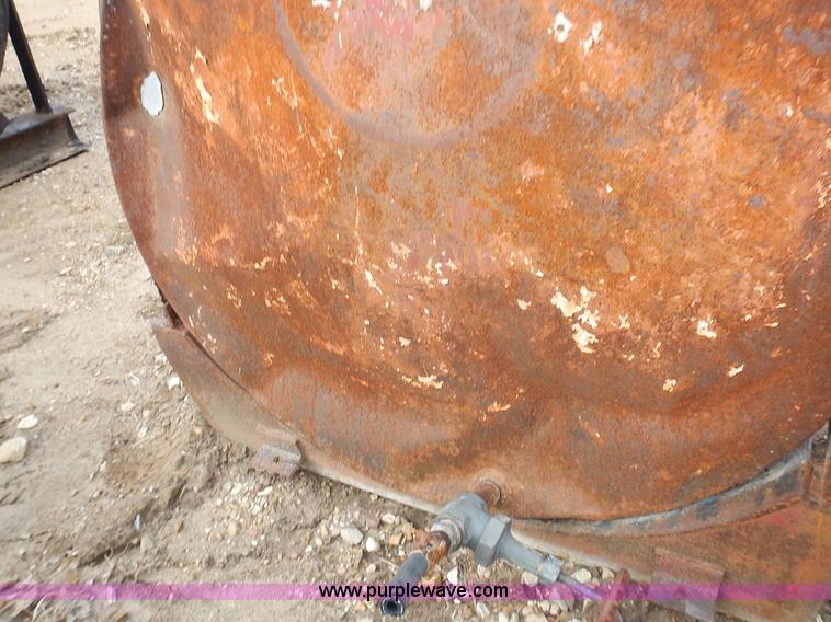 image for item J6320 (2) fuel tanks