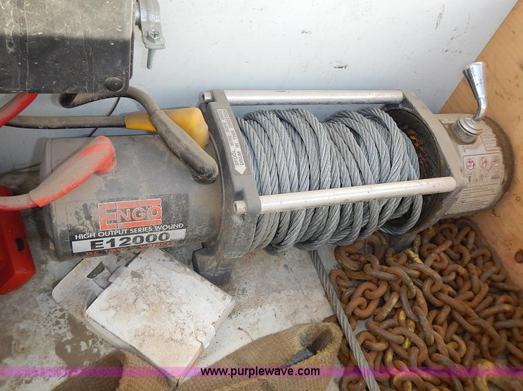 image for item J6323 2011 H&H tilt deck trailer