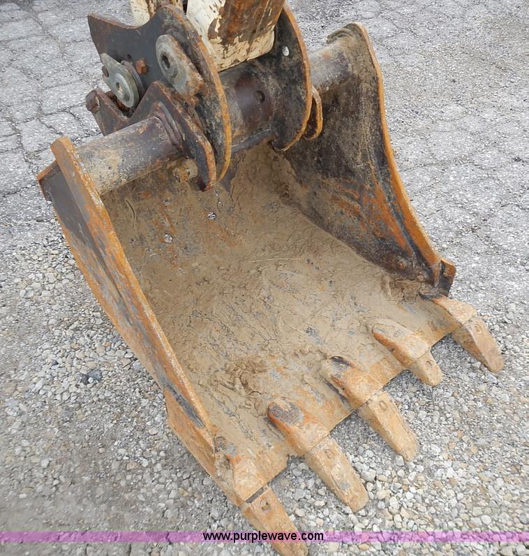 image for item J6326 2002 Bobcat 331D compact excavator