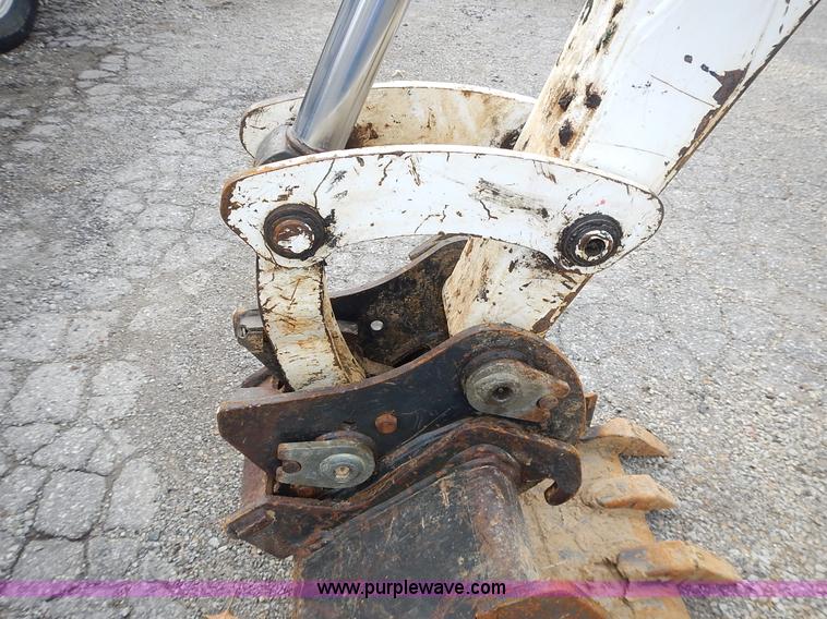 image for item J6326 2002 Bobcat 331D compact excavator