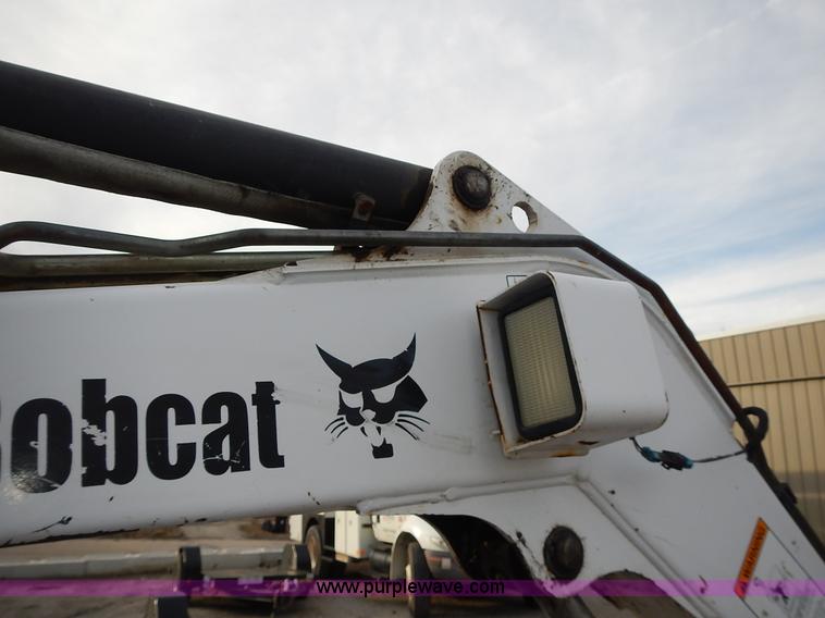image for item J6326 2002 Bobcat 331D compact excavator
