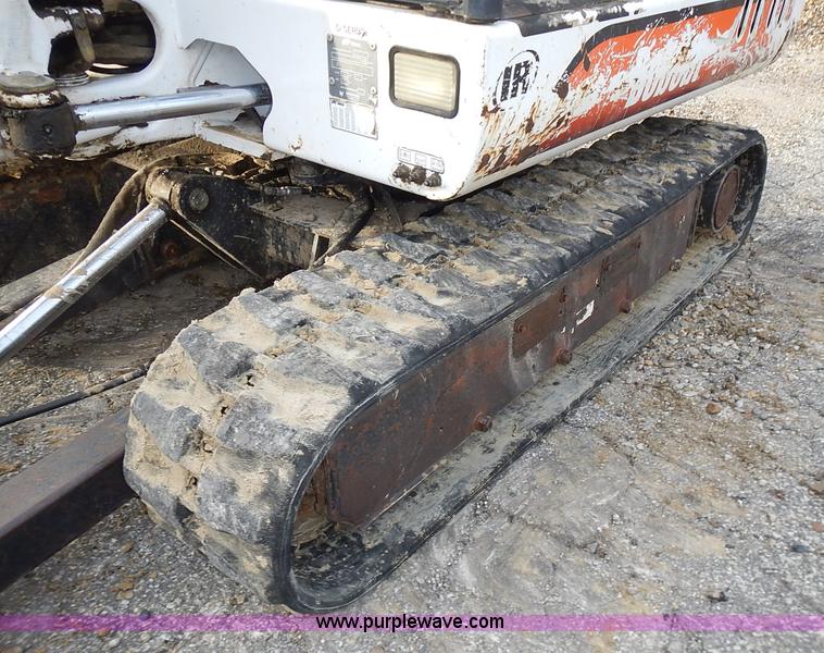 image for item J6326 2002 Bobcat 331D compact excavator