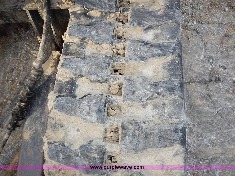 image for item J6326 2002 Bobcat 331D compact excavator