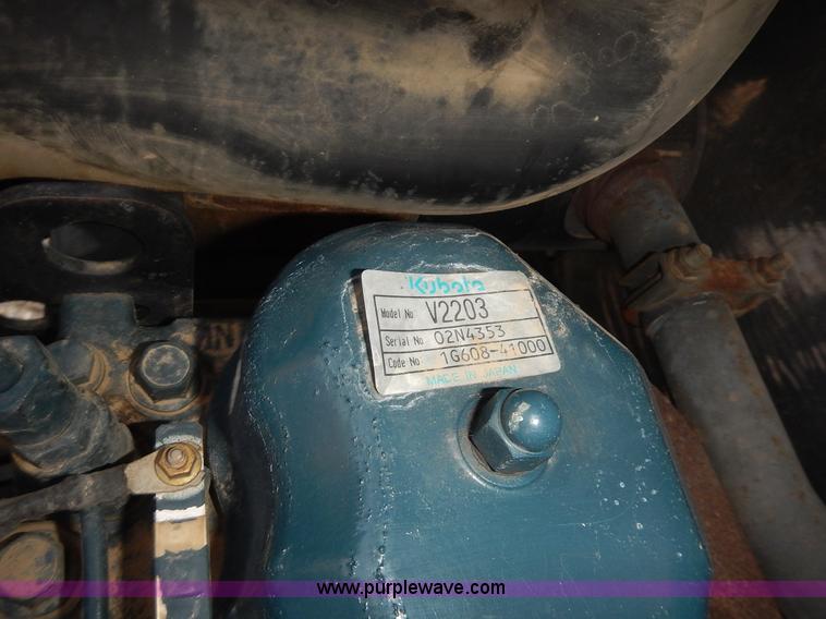 image for item J6326 2002 Bobcat 331D compact excavator