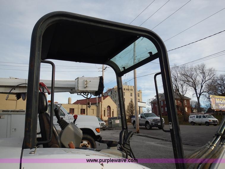 image for item J6326 2002 Bobcat 331D compact excavator