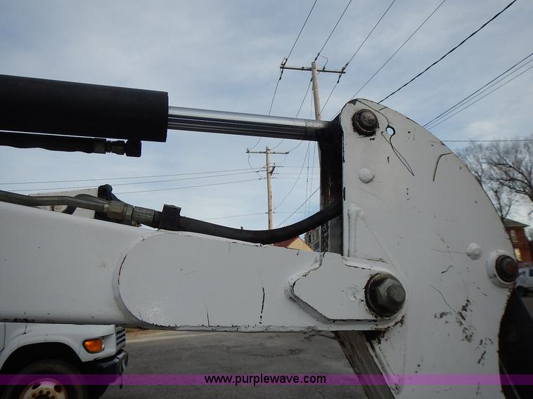 image for item J6326 2002 Bobcat 331D compact excavator