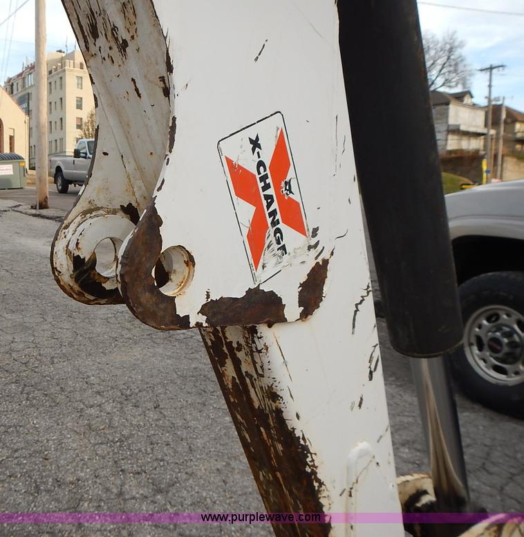 image for item J6326 2002 Bobcat 331D compact excavator