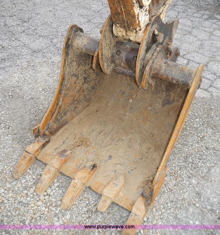 image for item J6326 2002 Bobcat 331D compact excavator