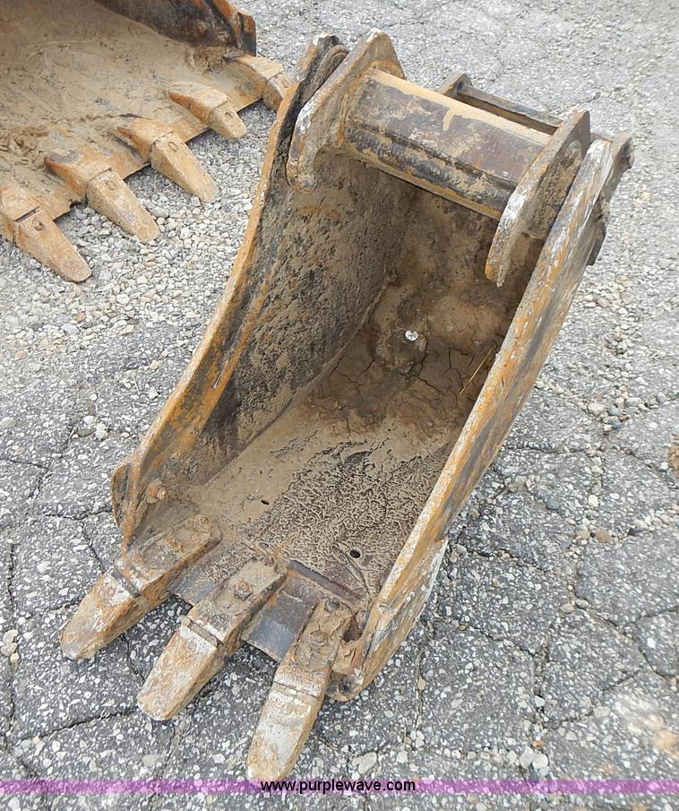 image for item J6326 2002 Bobcat 331D compact excavator