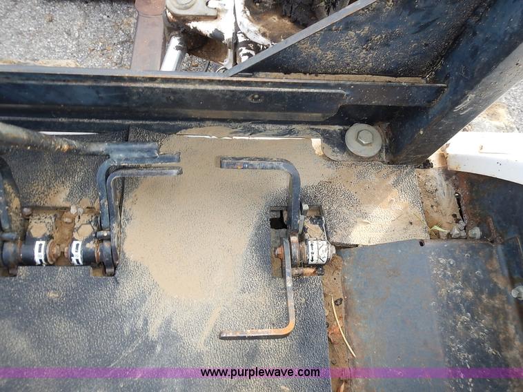 image for item J6326 2002 Bobcat 331D compact excavator