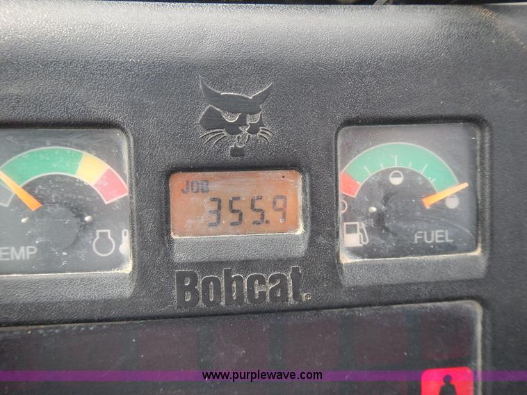 image for item J6326 2002 Bobcat 331D compact excavator