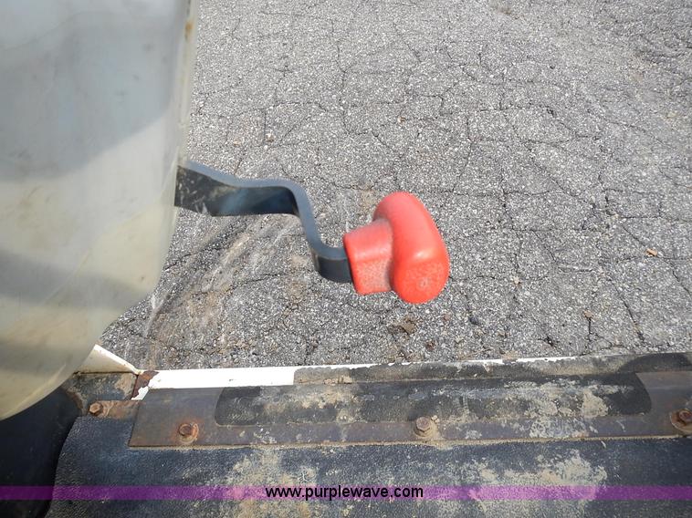 image for item J6326 2002 Bobcat 331D compact excavator