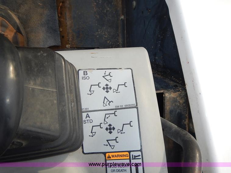 image for item J6326 2002 Bobcat 331D compact excavator