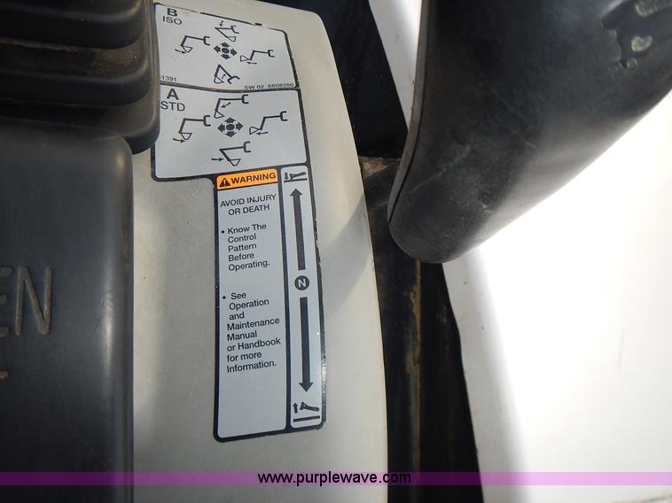 image for item J6326 2002 Bobcat 331D compact excavator