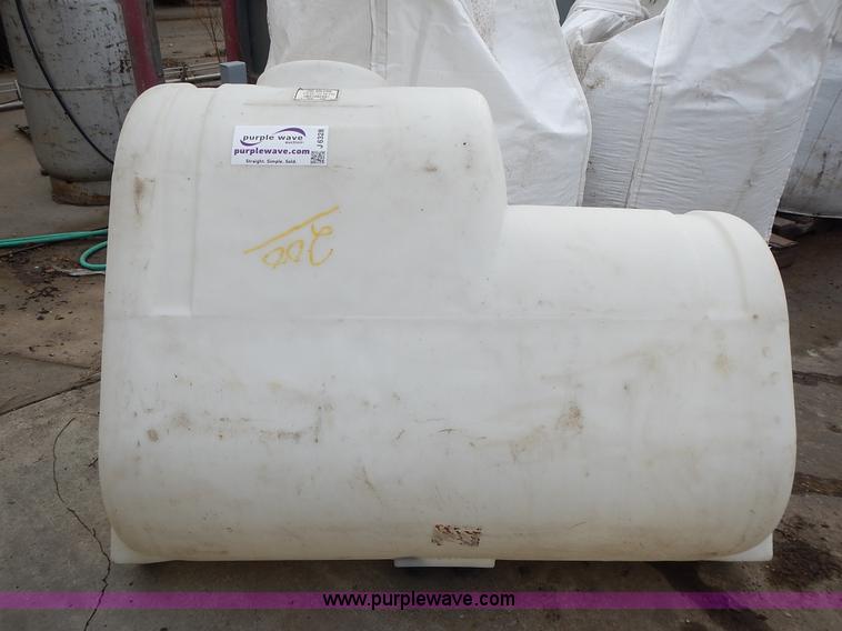 image for item J6328 200 gallon poly tank