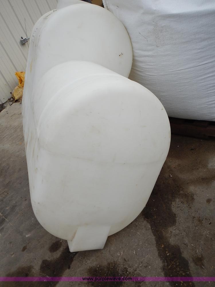 image for item J6328 200 gallon poly tank