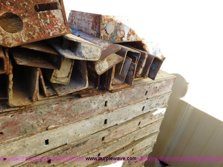 image for item J7433 Assorted concrete forms