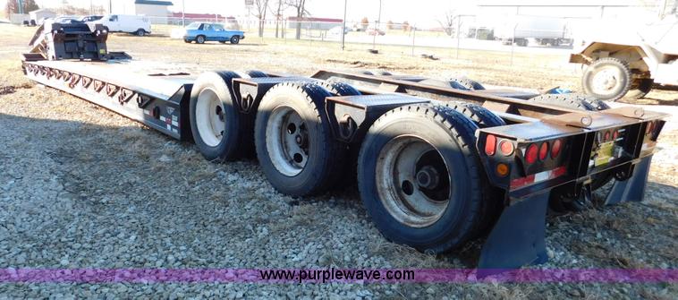 image for item J7482 2006 Eager Beaver 55 GLS lowboy equipment trailer