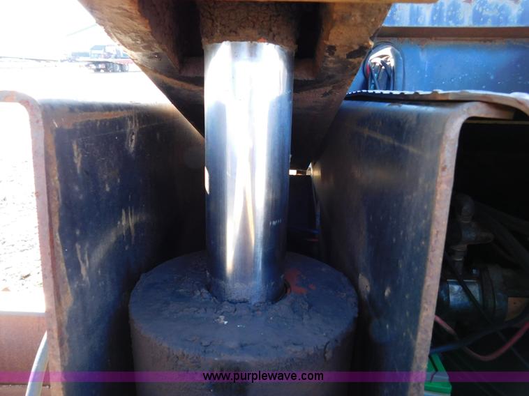 image for item J7482 2006 Eager Beaver 55 GLS lowboy equipment trailer