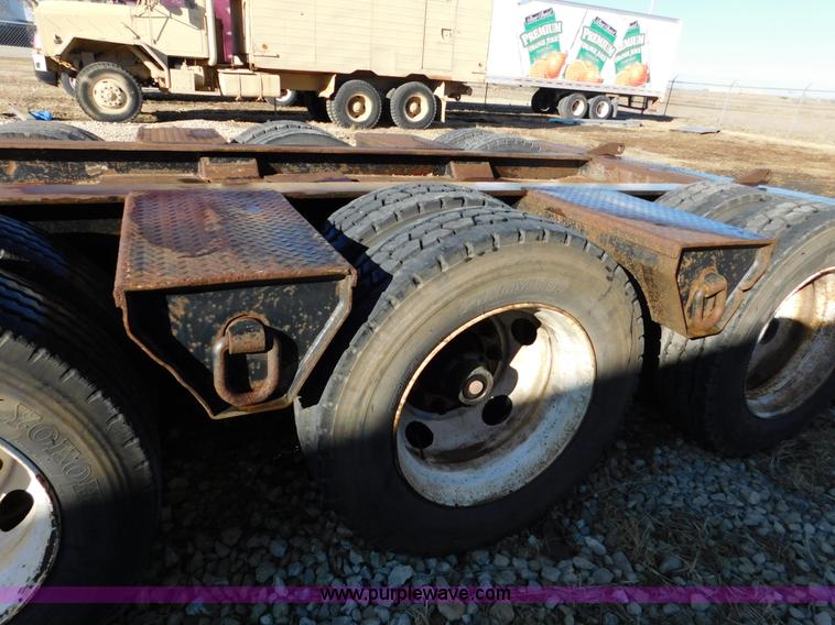 image for item J7482 2006 Eager Beaver 55 GLS lowboy equipment trailer