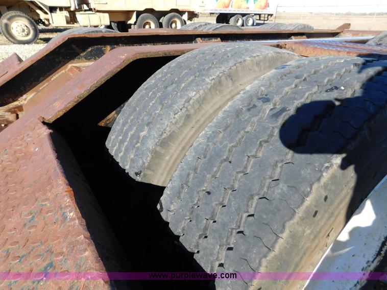 image for item J7482 2006 Eager Beaver 55 GLS lowboy equipment trailer