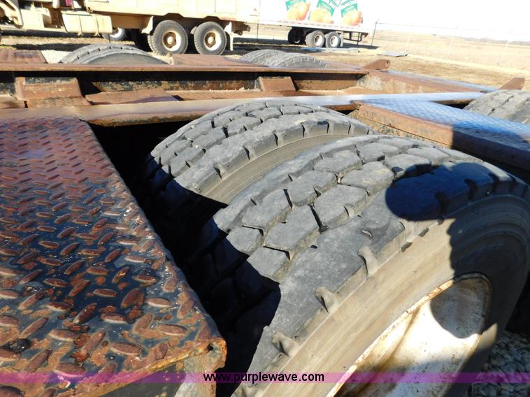 image for item J7482 2006 Eager Beaver 55 GLS lowboy equipment trailer