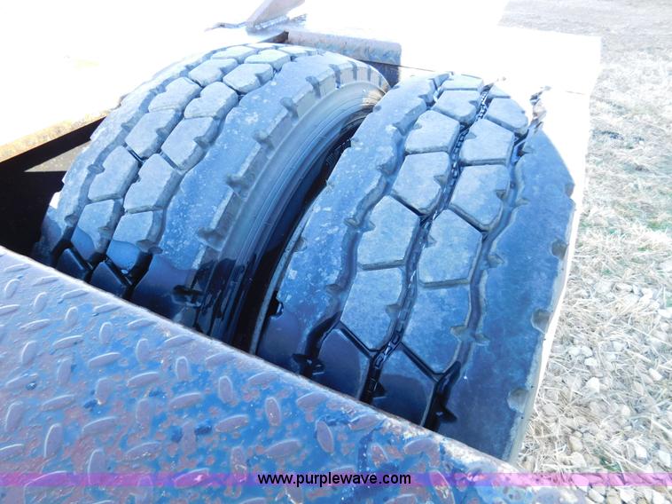 image for item J7482 2006 Eager Beaver 55 GLS lowboy equipment trailer