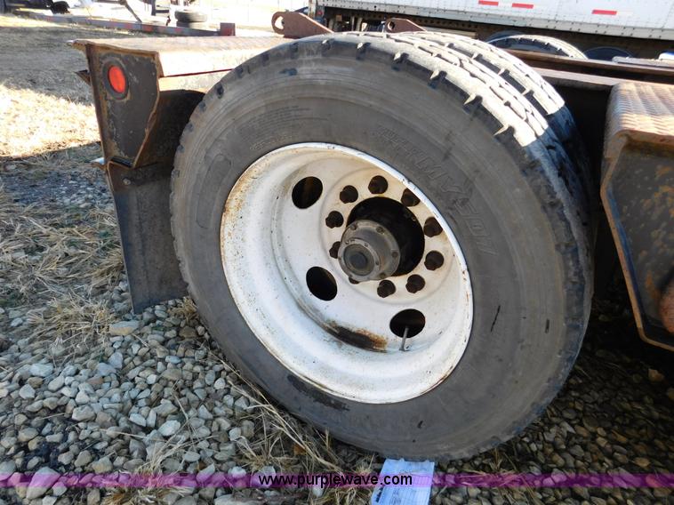 image for item J7482 2006 Eager Beaver 55 GLS lowboy equipment trailer